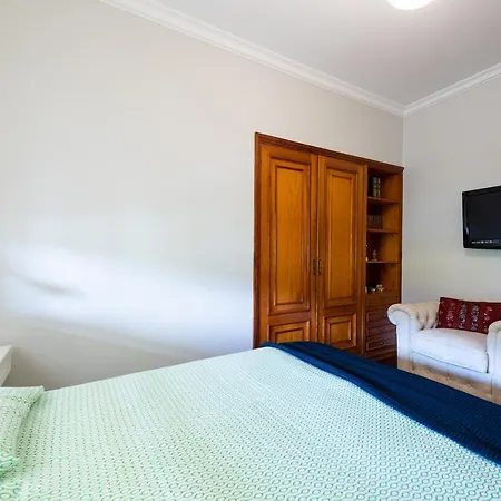 5br - Pool Parking & Tennis Court