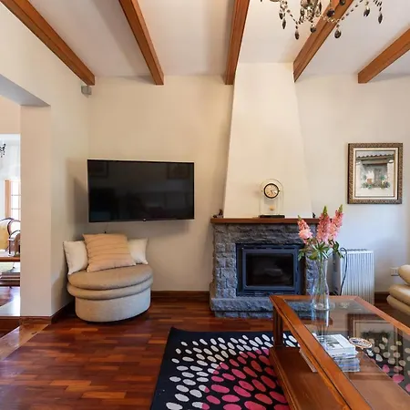 5br - Pool Parking & Tennis Court