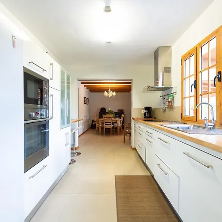 5br - Pool Parking & Tennis Court