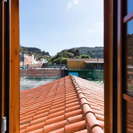 5br - Pool Parking & Tennis Court Villa