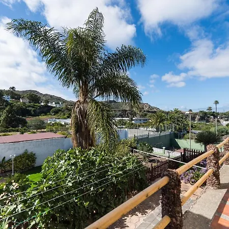 5br - Pool Parking & Tennis Court Villa *