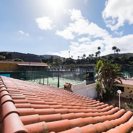 5br - Pool Parking & Tennis Court Villa